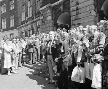 882434 Afbeelding van de ontvangst van de veteranen van het Reconnaissance Regiment van de 49th West Riding Division ...